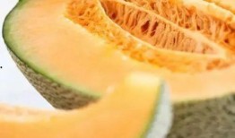 孕中期吃蜜瓜好不好,營(yíng)養(yǎng)美味，孕婦滋補(bǔ)佳選