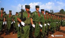 佤邦軍人吃瓜,軍營(yíng)里的夏日清涼時(shí)光