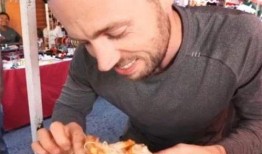 杭州老外吃瓜事件,一場(chǎng)跨國(guó)文化交流的意外風(fēng)波