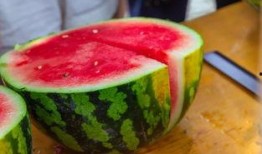 邯鄲學院食堂吃瓜