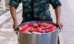 吃瓜兵哥哥,趣味生活背后的軍人風采