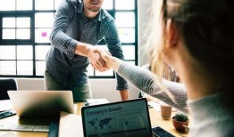 有個吃瓜的下屬,吃瓜下屬的職場奇遇記