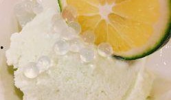 吃蜜瓜的照片,夏日甜蜜時光的定格