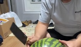 吃瓜現場親嘴,吃瓜群眾見證甜蜜瞬間