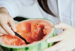 攝影藝術吃瓜,攝影藝術中的“吃瓜”瞬間